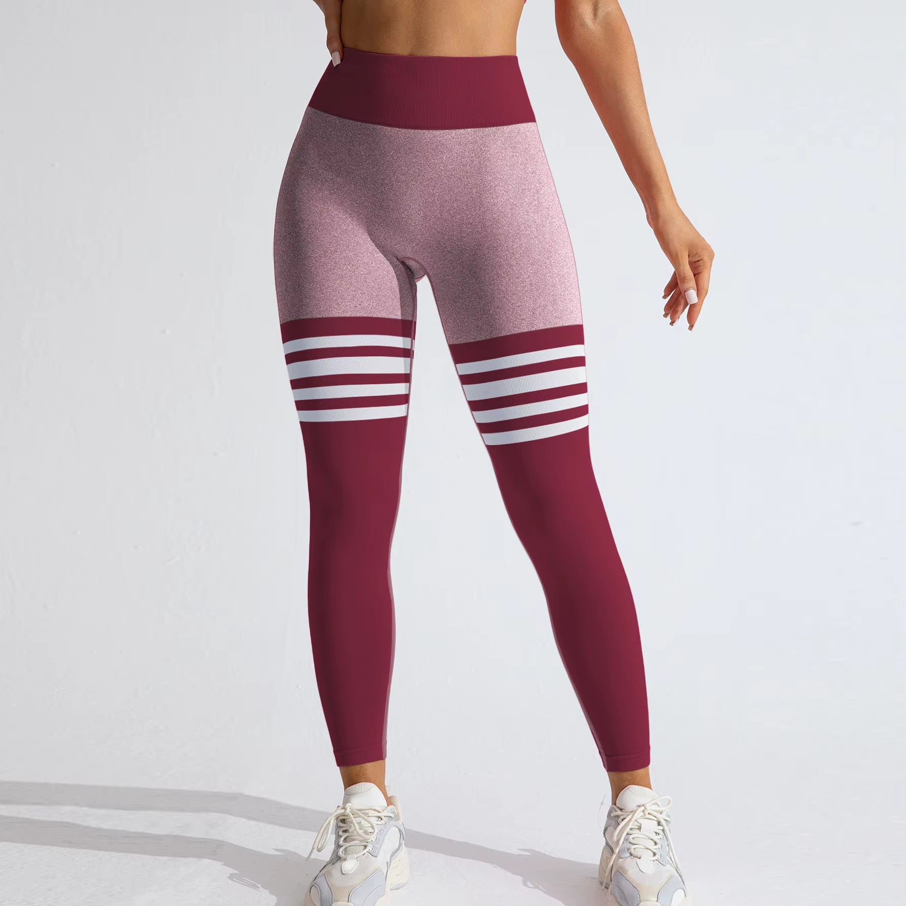 Leggings Fitness Scrunch con Taglio a V – Effetto Modellante